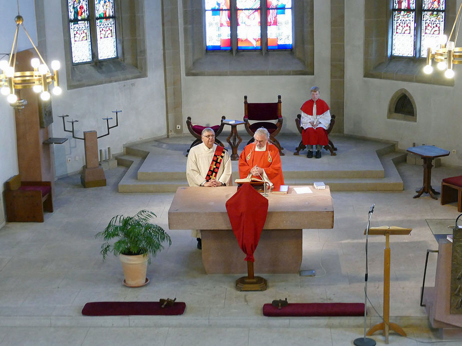 Karfreitgasliturgie und Karfreitagsprozession in Naumburg (Foto: Karl-Franz Thiede)